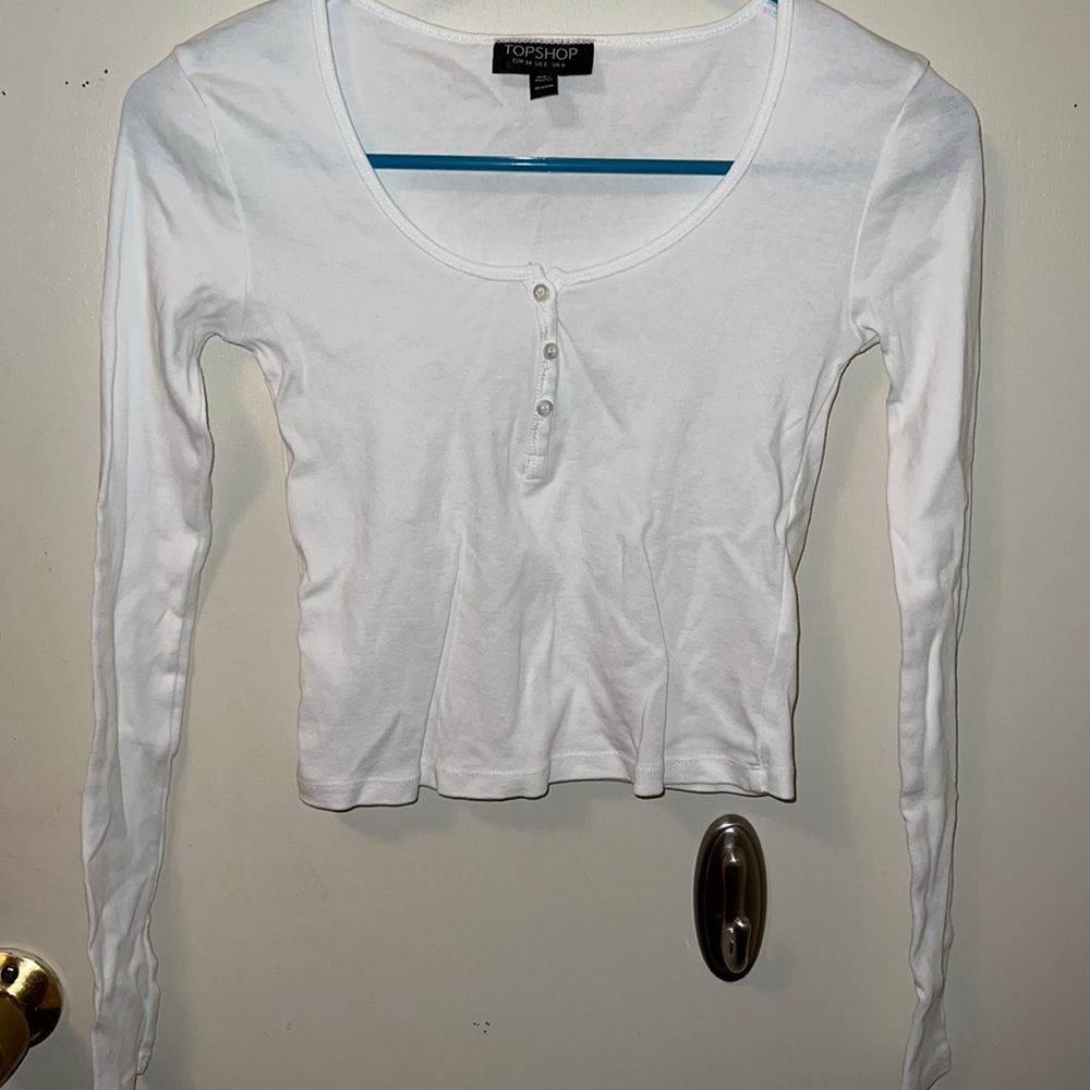 White long sleeved cropped top